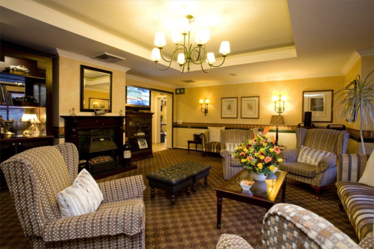 Courtyard Hotel Rosebank Johannesburg Exterior foto