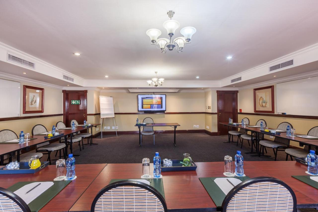 Courtyard Hotel Rosebank Johannesburg Exterior foto