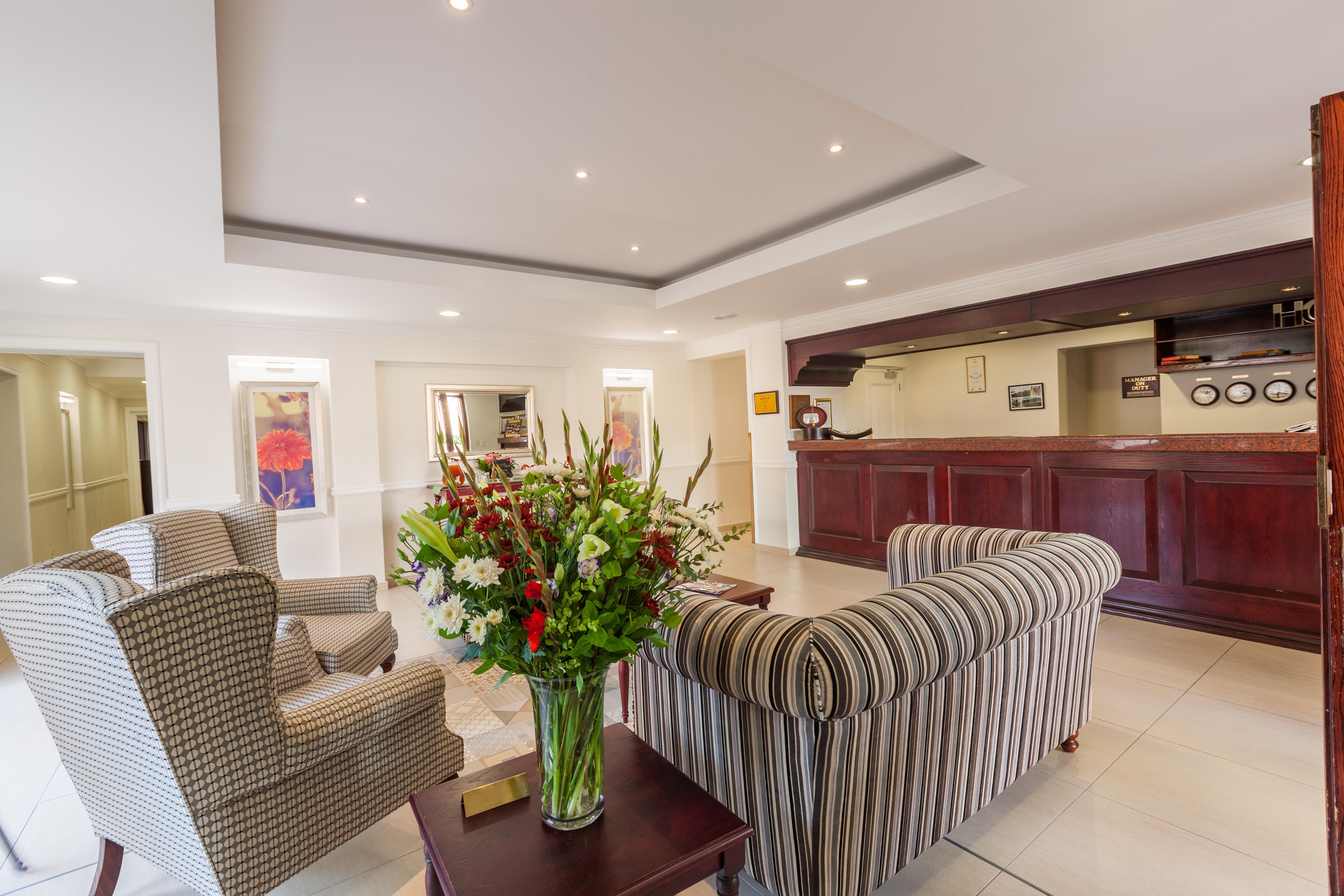 Courtyard Hotel Rosebank Johannesburg Exterior foto