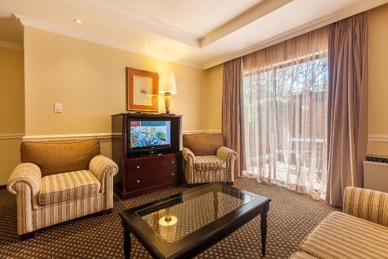 Courtyard Hotel Rosebank Johannesburg Exterior foto